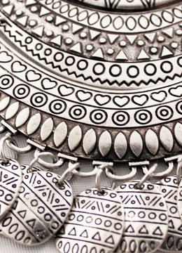BEACH SPECIALS TRIBAL PLATE DANGLE NECKLACE accessories jewelry