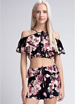 HONEY PUNCH KEYHOLE RUFFLE FRONT CROP TOP